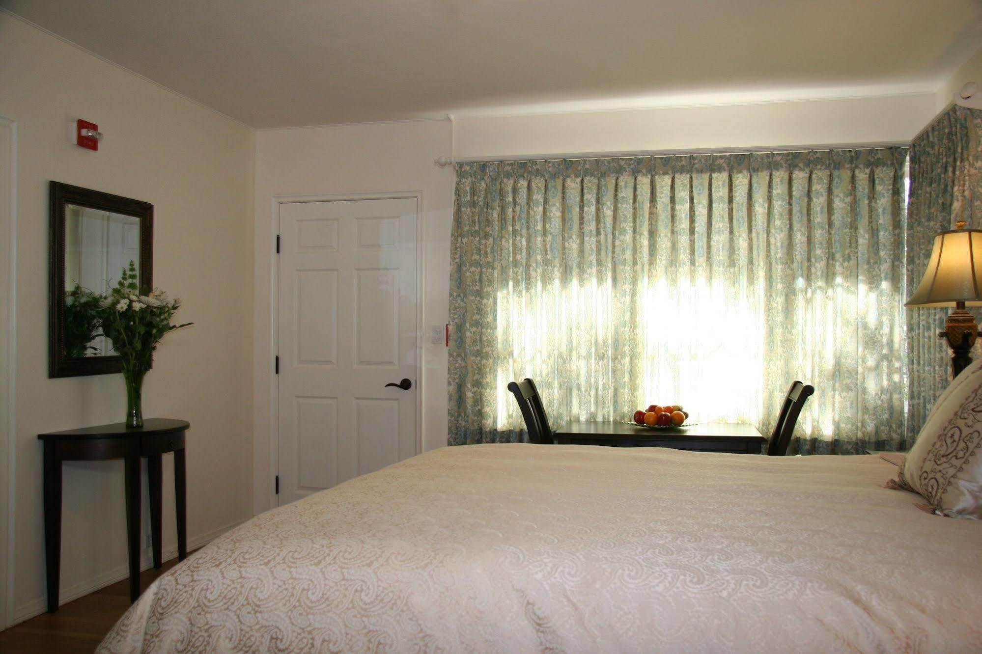 Ojai Retreat & Inn Exterior photo